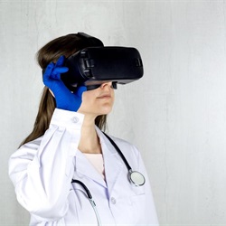 Sudjelovanje našeg kolege i studenata u demonstraciji VR tehnologije u medicini