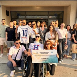 Uručenje donacijskog čeka Marinu Mijiću