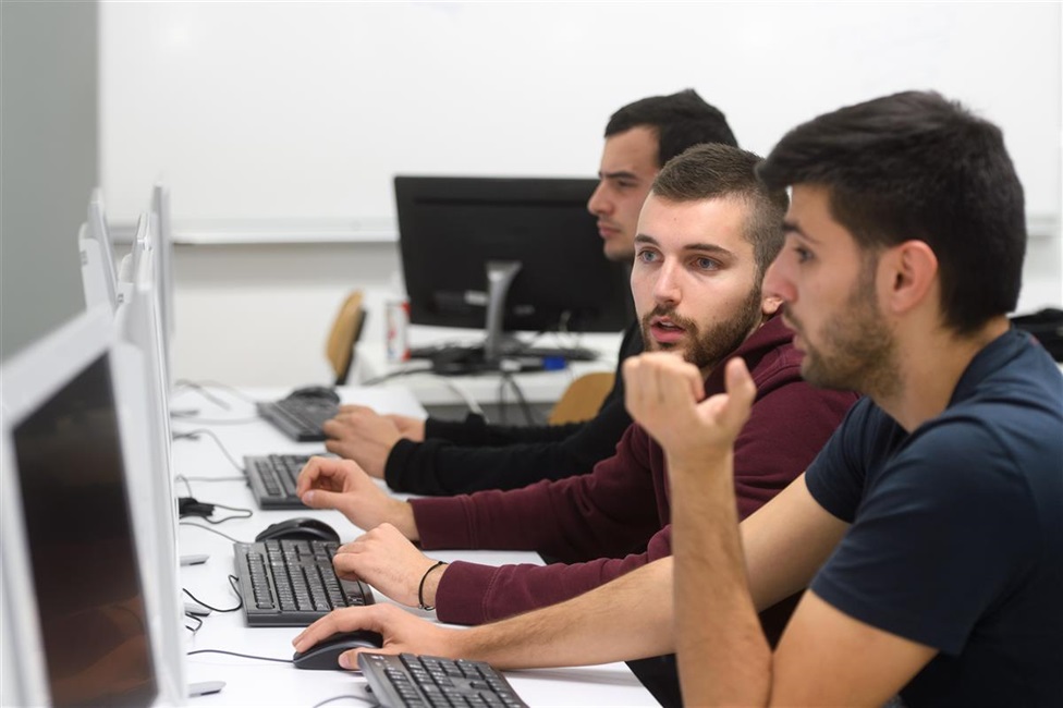 INFORMATIVNI SASTANAK O ORGANIZACIJI STRUČNE I SPECIJALISTIČKE PRAKSE ZA STUDENTE ODSJEKA ZA RAČUNARSTVO