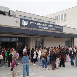 📐Dalmatinski festival matematike 2026. okupio oko 700 učenika iz cijele Dalmacije