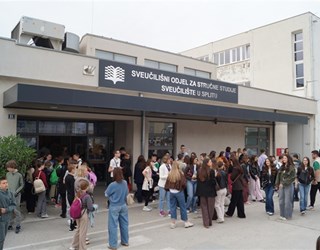 📐Dalmatinski festival matematike 2026. okupio oko 700 učenika iz cijele Dalmacije