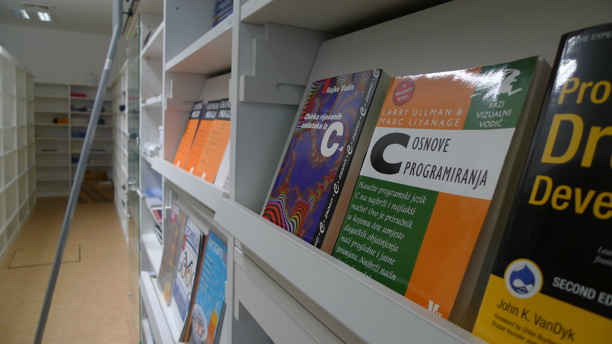 Knjiznica_galerija-1